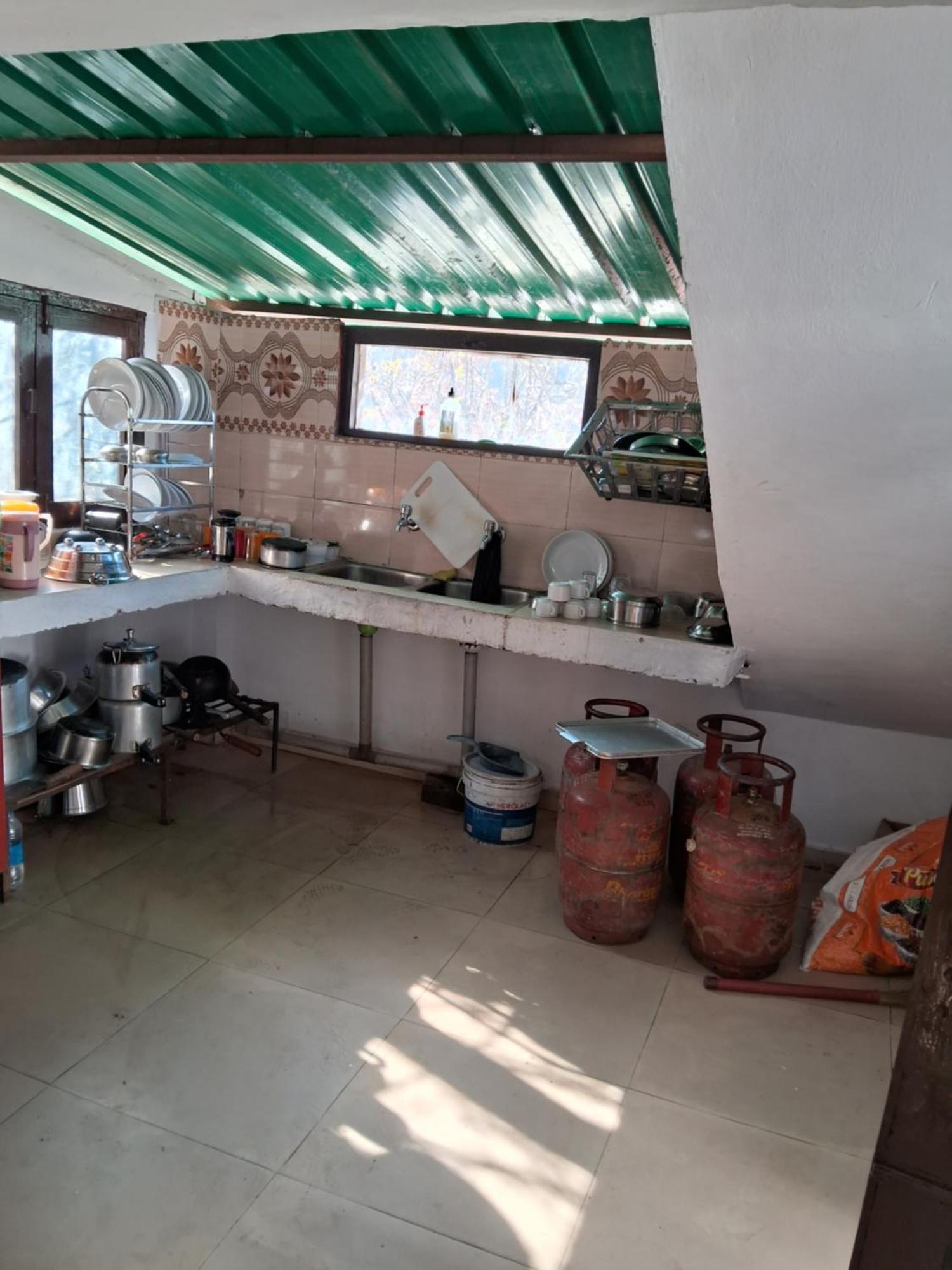 Tirthan Crest Homestay Banjar Exterior photo